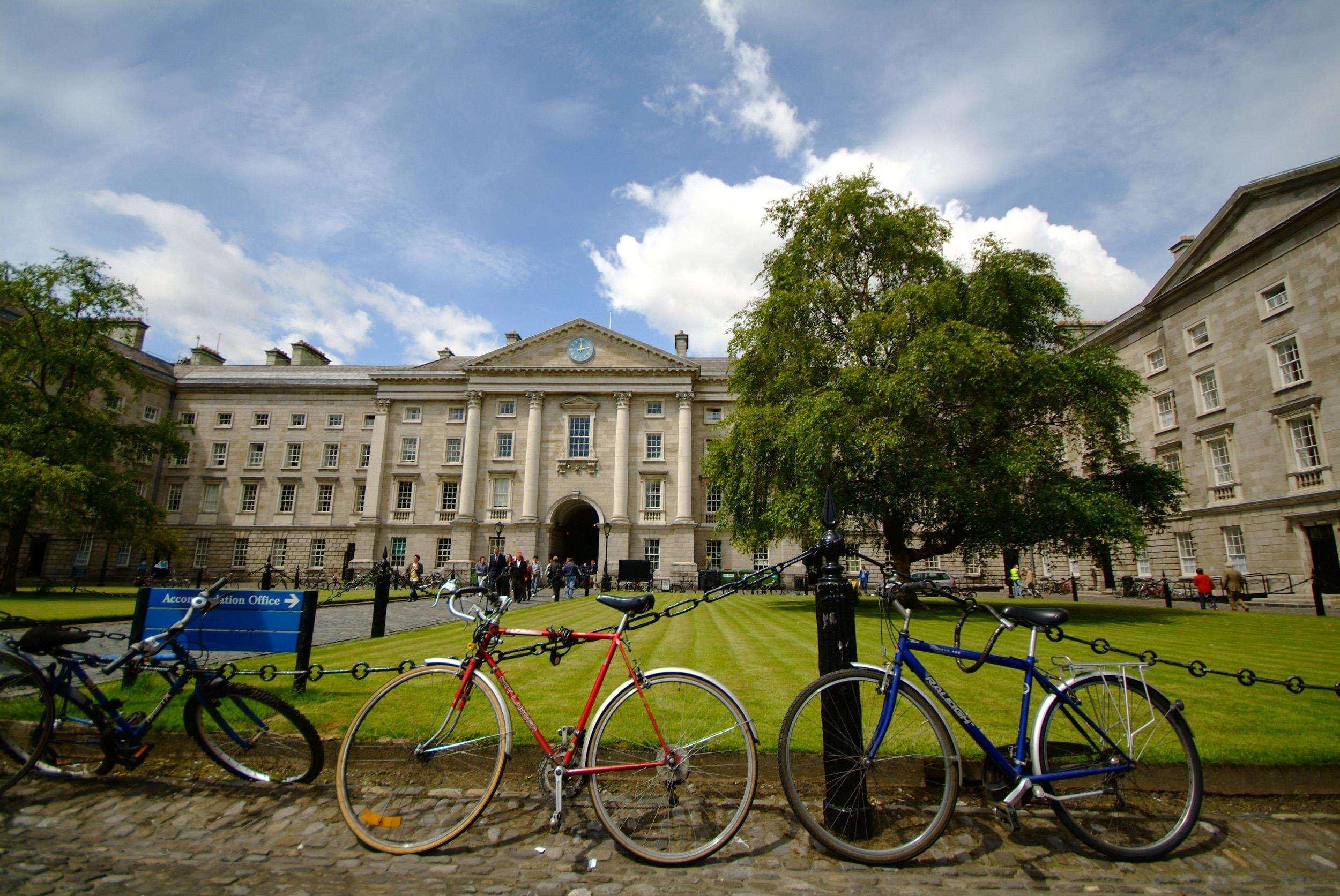 The Fitzwilliam Hotel Dublin Eksteriør bilde The Trinity Quadrangle