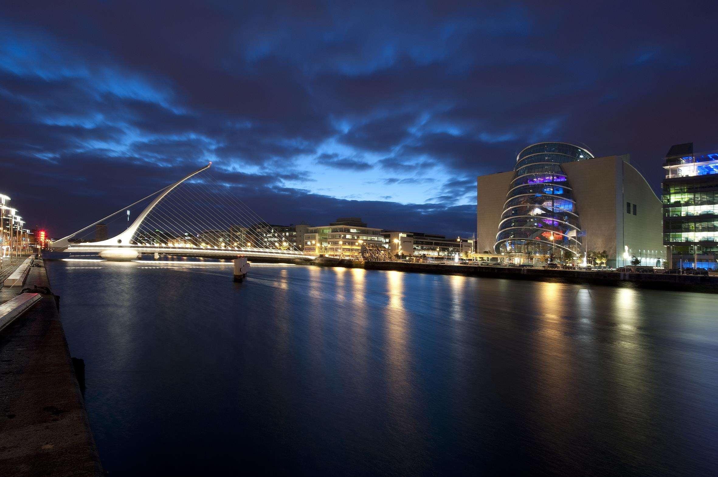 The Fitzwilliam Hotel Dublin Eksteriør bilde Dublin Convention Centre