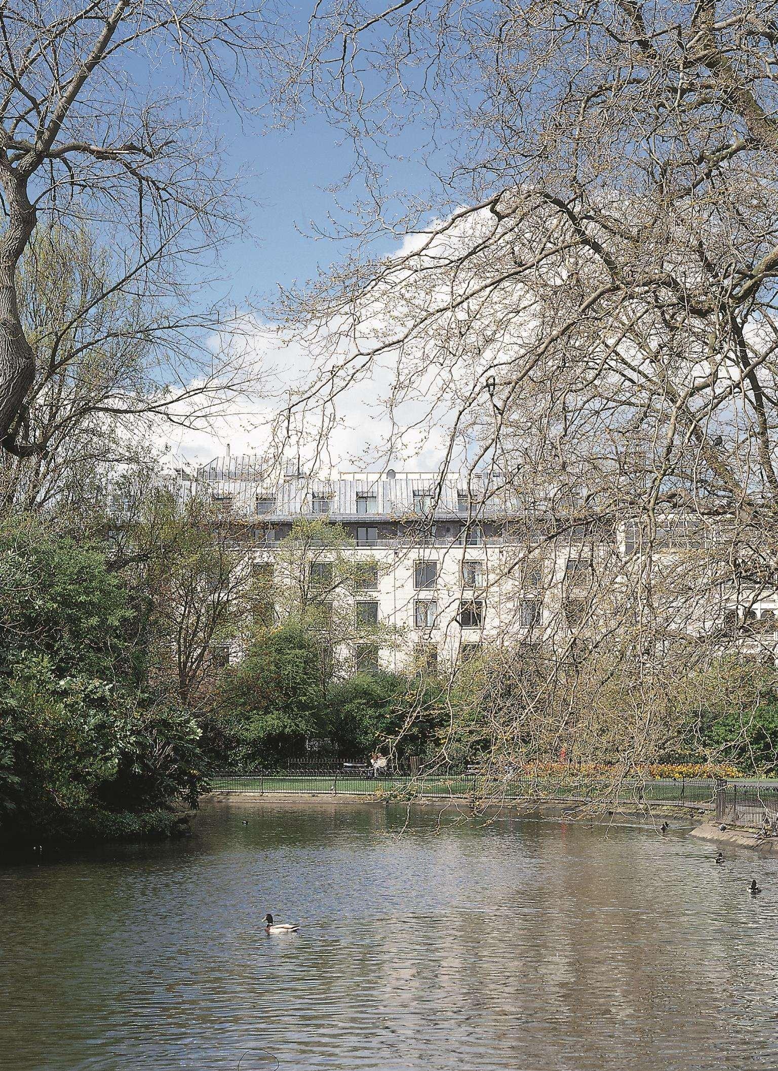 The Fitzwilliam Hotel Dublin Eksteriør bilde The former Royal Naval College, where the school was located from 1946 to 1993