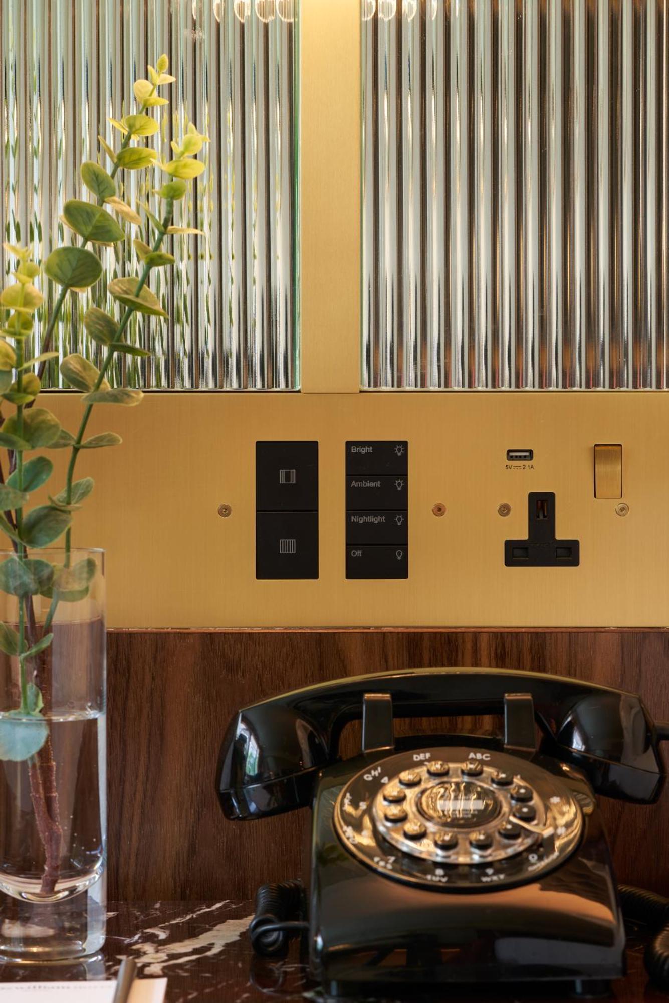 The Fitzwilliam Hotel Dublin Eksteriør bilde Schneider Electric lighting controls