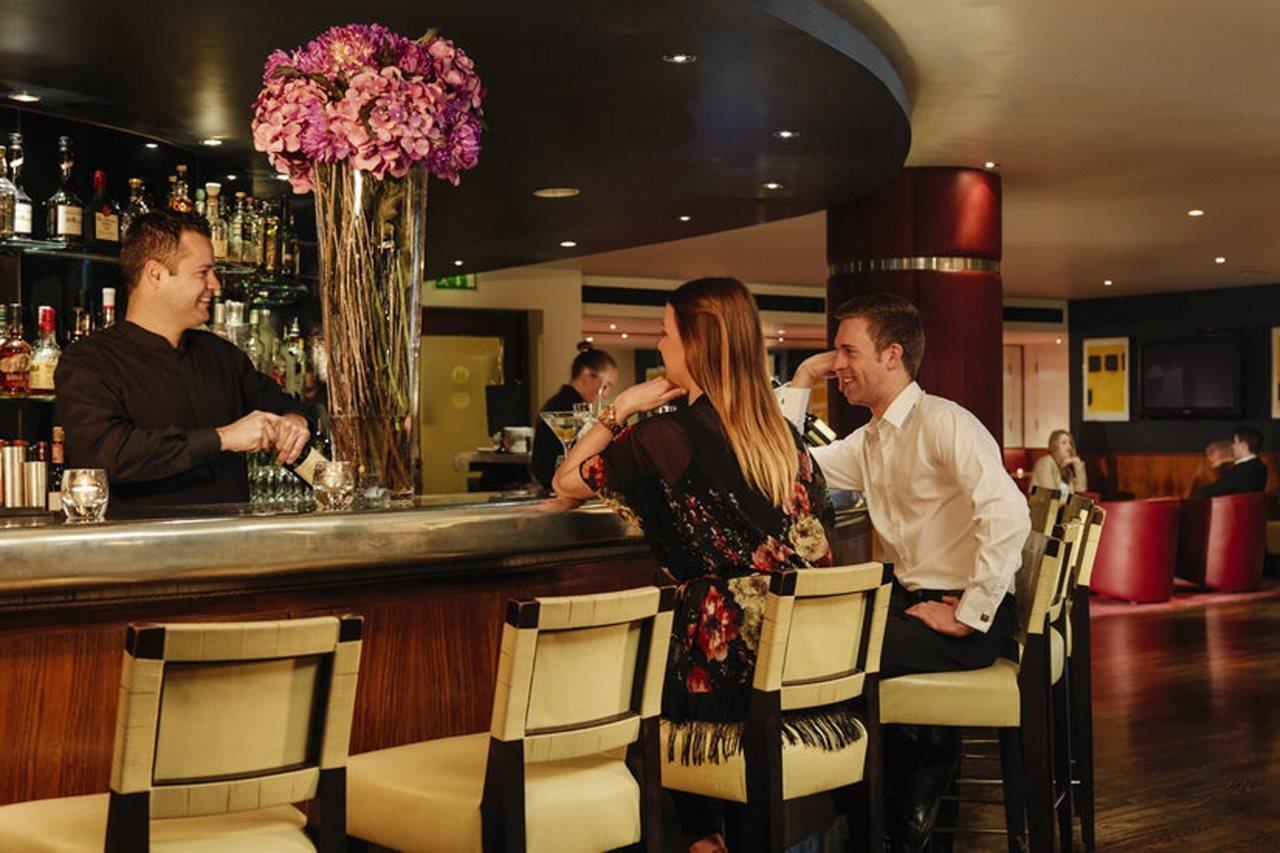 The Fitzwilliam Hotel Dublin Eksteriør bilde The bar at the London Hilton on Park Lane