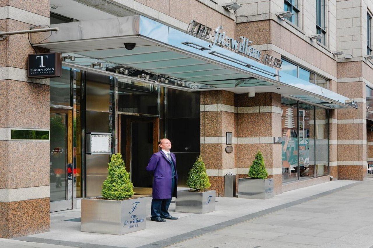 The Fitzwilliam Hotel Dublin Eksteriør bilde Entrance to the hotel