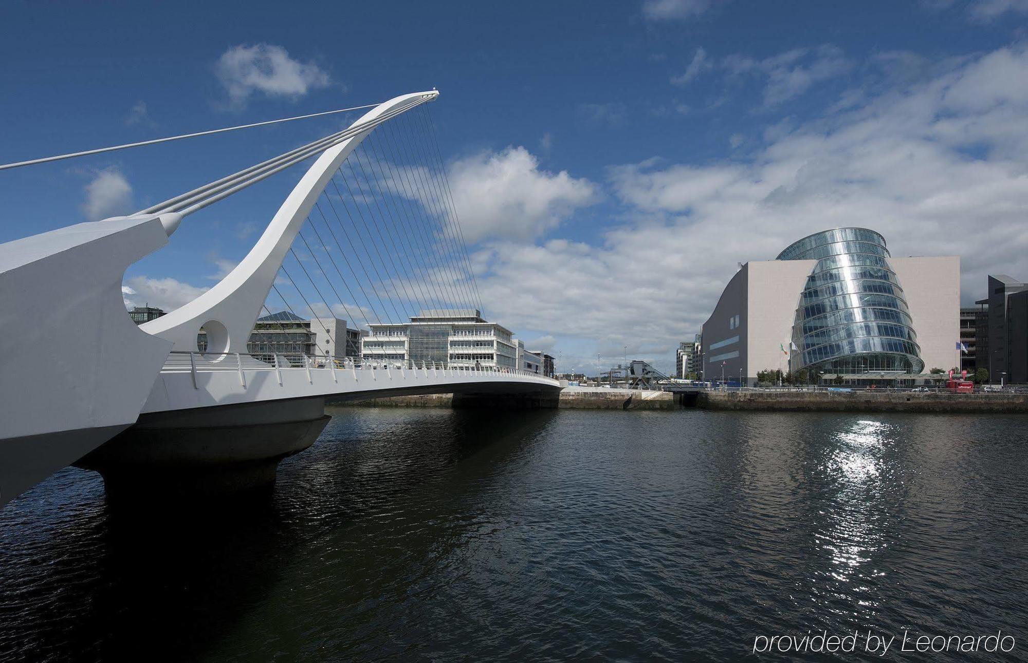 The Fitzwilliam Hotel Dublin Eksteriør bilde The Liffey