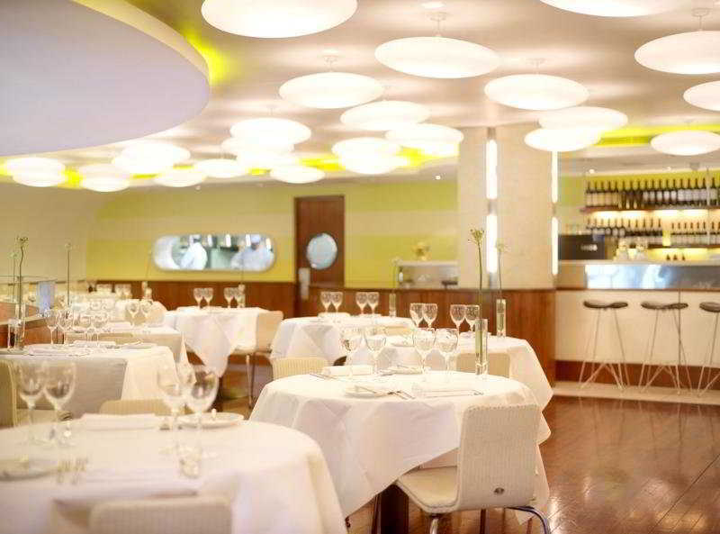 The Fitzwilliam Hotel Dublin Eksteriør bilde Interior of the restaurant